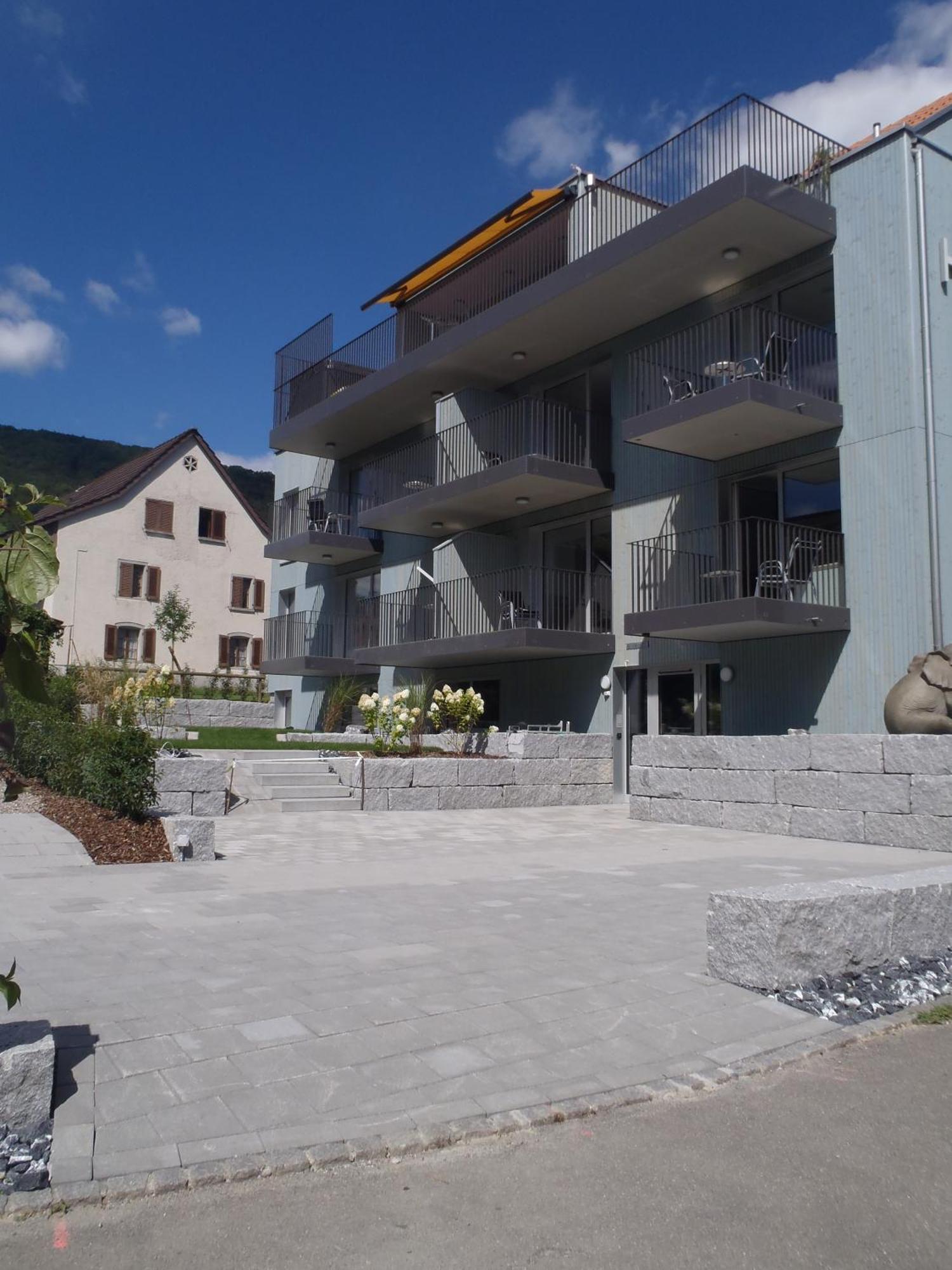 Hotel Traube Garni Kuttigen ภายนอก รูปภาพ