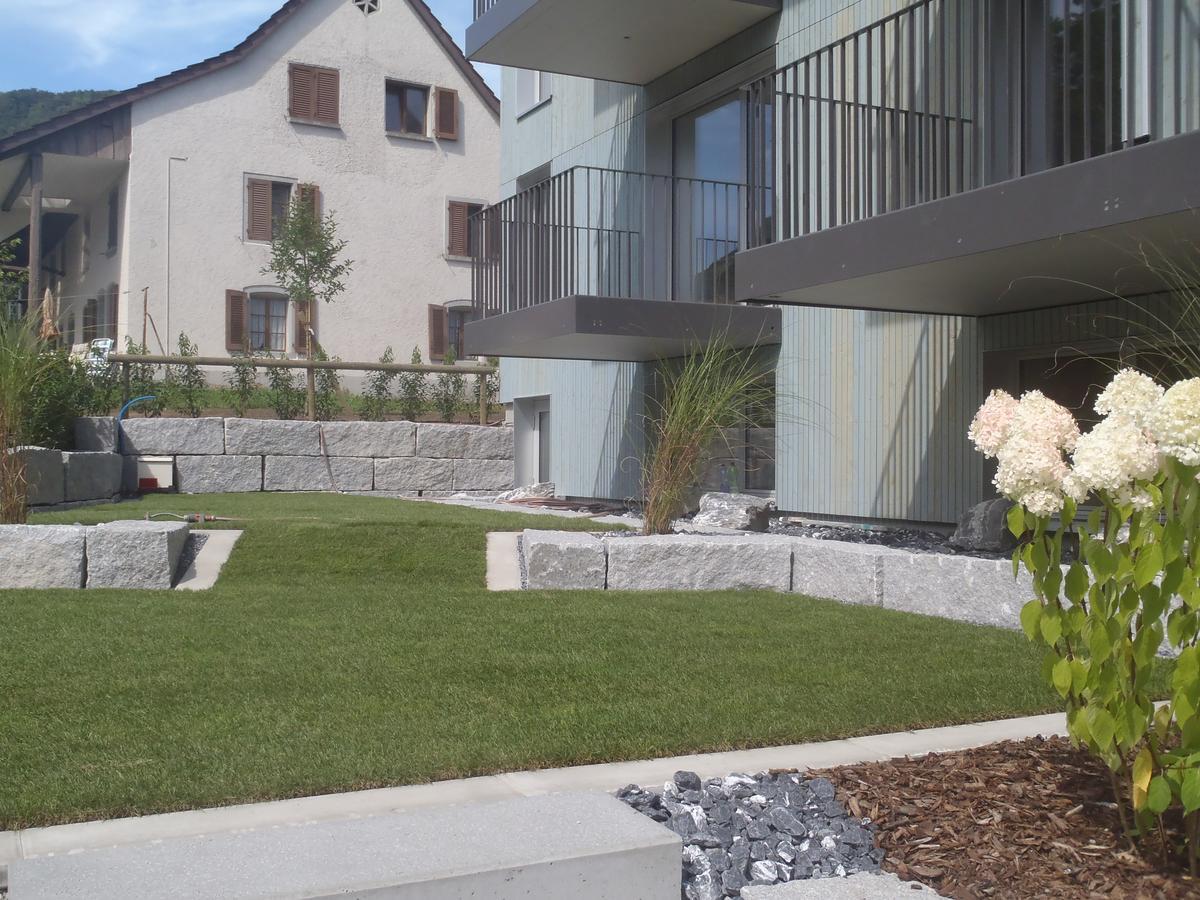 Hotel Traube Garni Kuttigen ภายนอก รูปภาพ