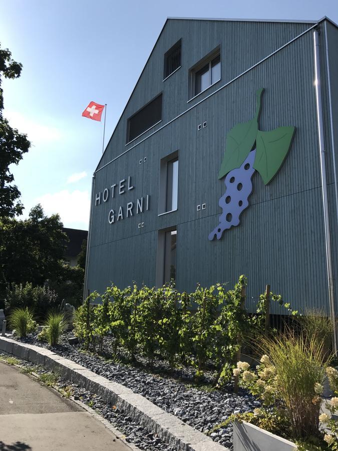 Hotel Traube Garni Kuttigen ภายนอก รูปภาพ