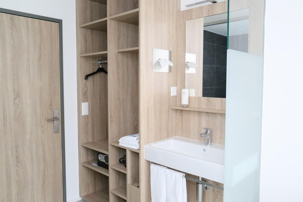 Hotel Traube Garni Kuttigen ภายนอก รูปภาพ