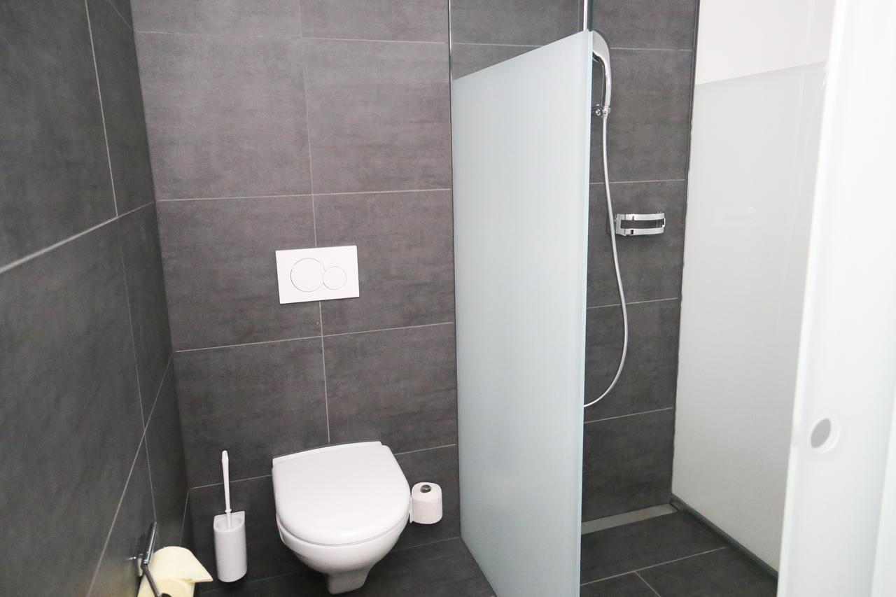 Hotel Traube Garni Kuttigen ภายนอก รูปภาพ